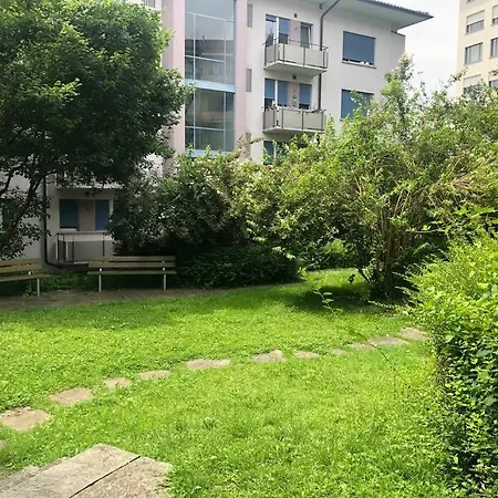 Bright In The Center - Greenyard 1 *